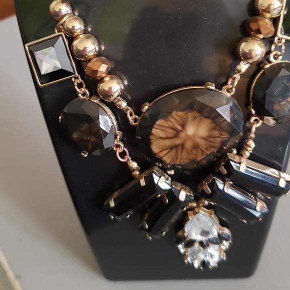 unbranded Jewelry - Neckpiece